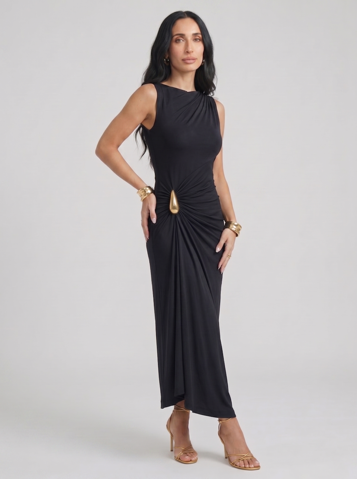Cinthia | Elegantní šaty se zlatými sponami