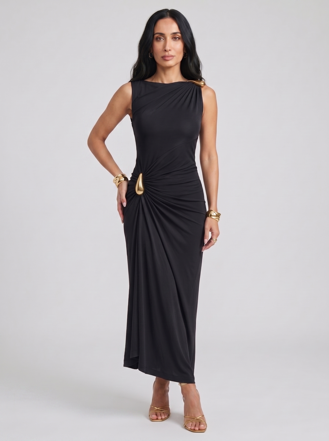 Cinthia | Elegantní šaty se zlatými sponami