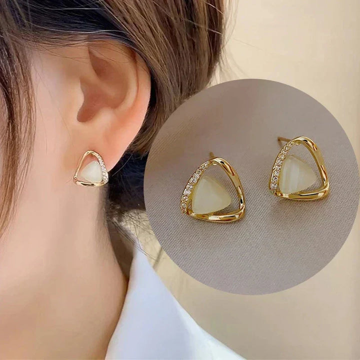 Elegantní trojúhelníkové náušnice s opálem a krystaly